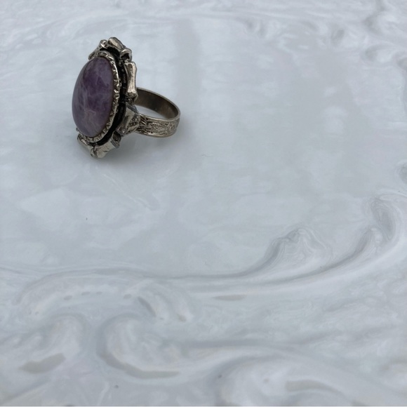 Vintage Purple Variegated Stone Adjustable Size Ring - Picture 4 of 5